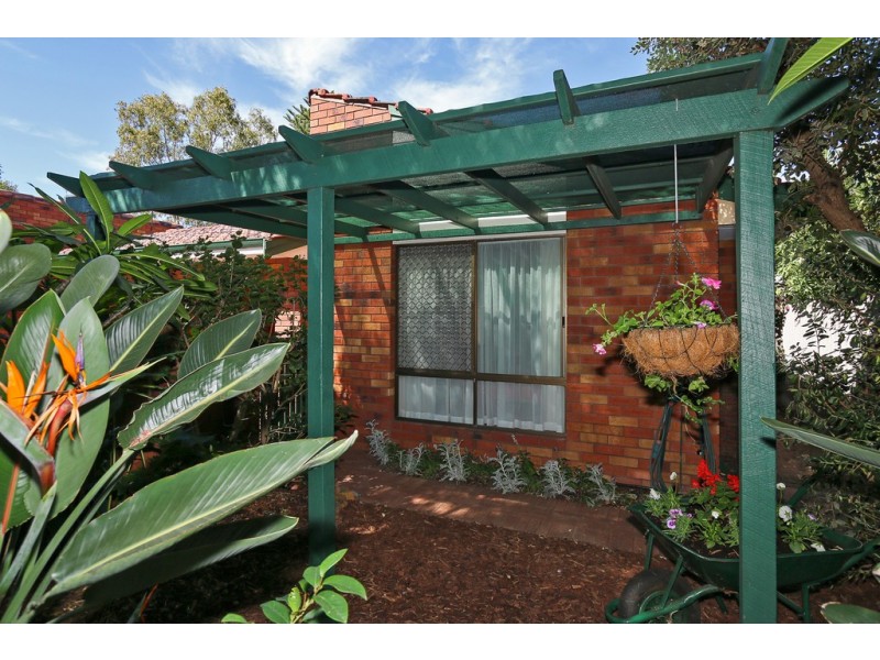 4/3 Padbury Court, Eden Hill WA 6054