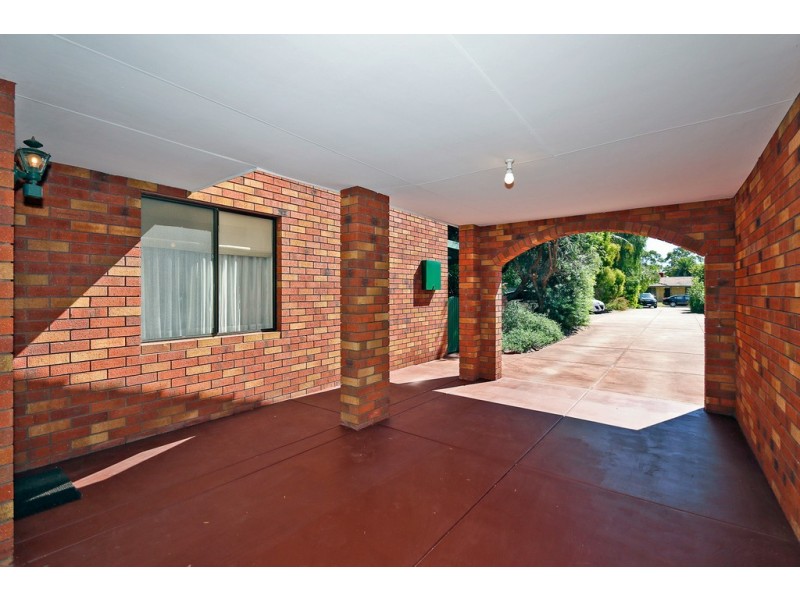 4/3 Padbury Court, Eden Hill WA 6054