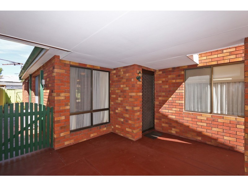 4/3 Padbury Court, Eden Hill WA 6054