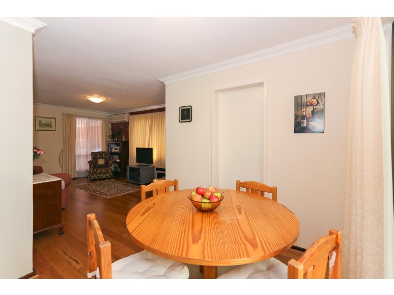 4/3 Padbury Court, Eden Hill WA 6054