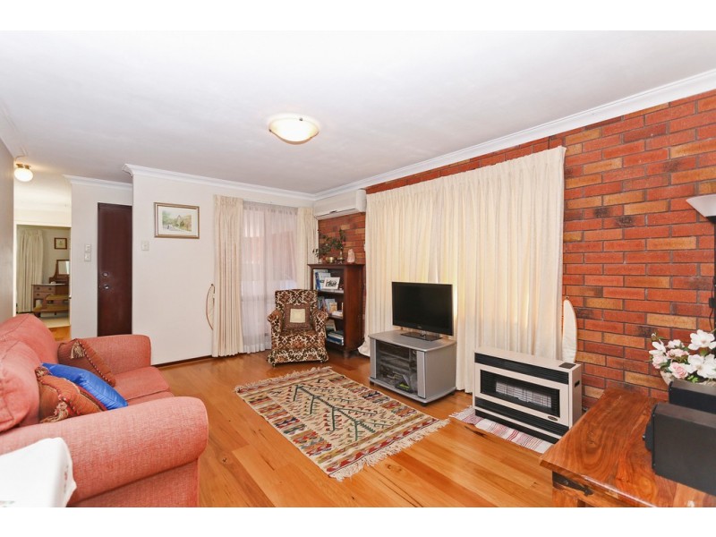 4/3 Padbury Court, Eden Hill WA 6054