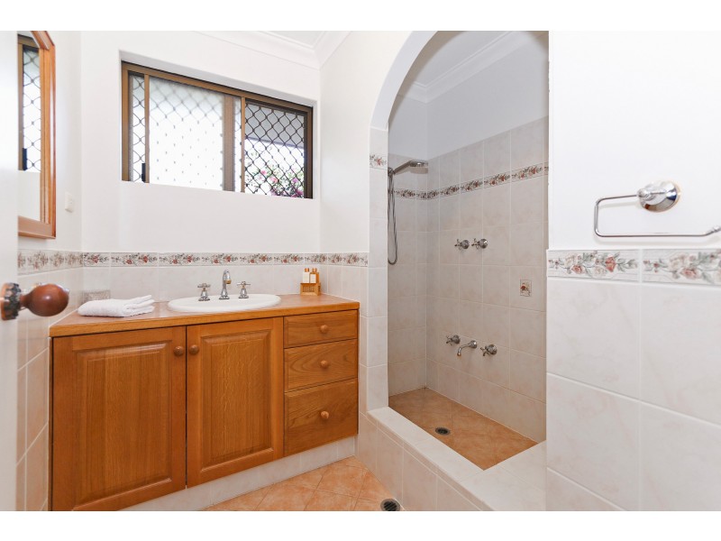 4/3 Padbury Court, Eden Hill WA 6054