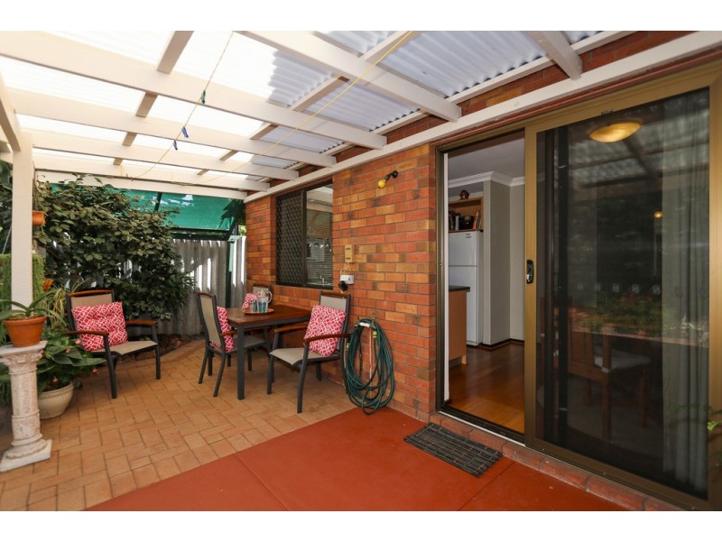 4/3 Padbury Court, Eden Hill WA 6054