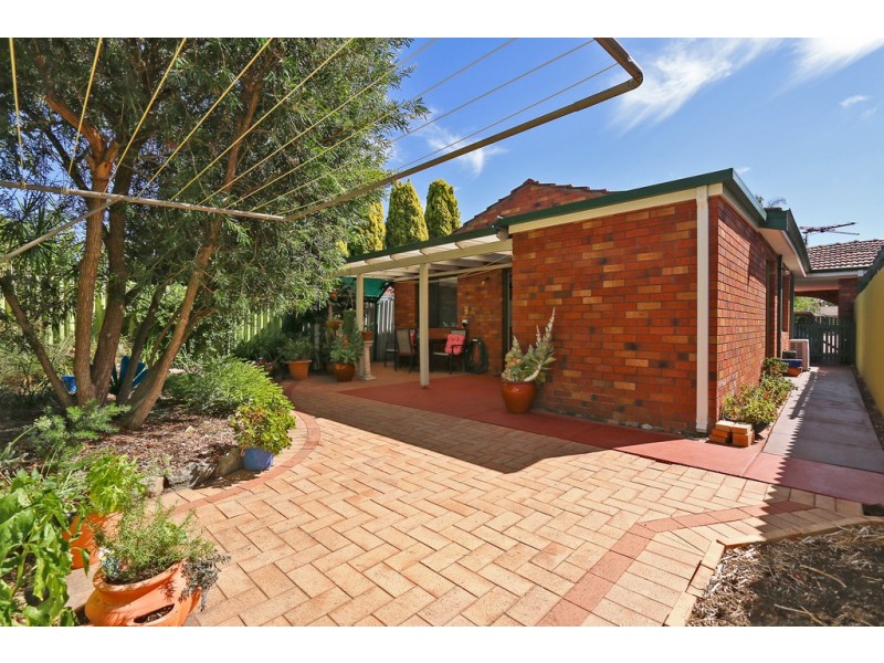 4/3 Padbury Court, Eden Hill WA 6054