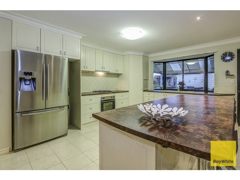 8 Donvale Court, Landsdale WA 6065