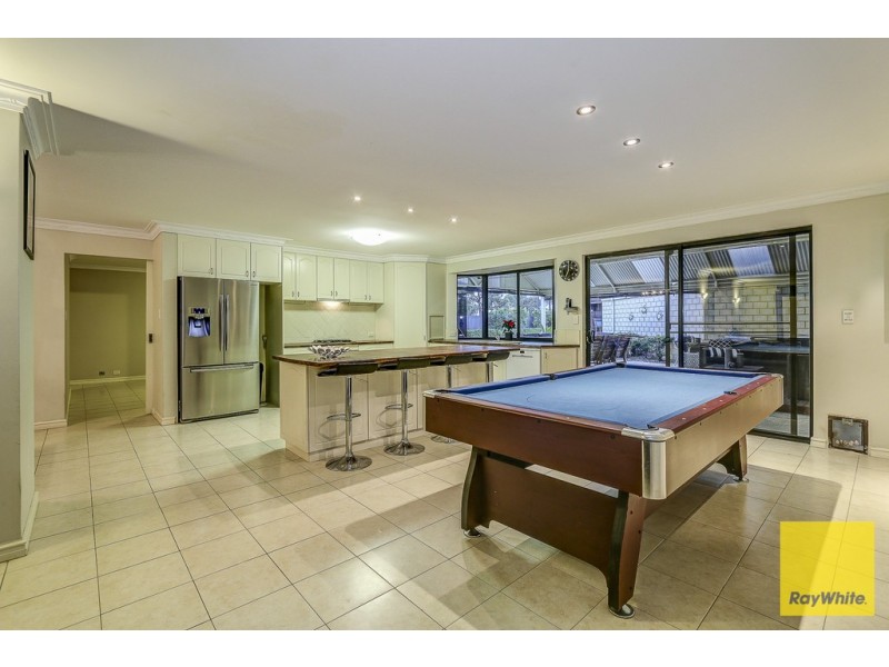 8 Donvale Court, Landsdale WA 6065