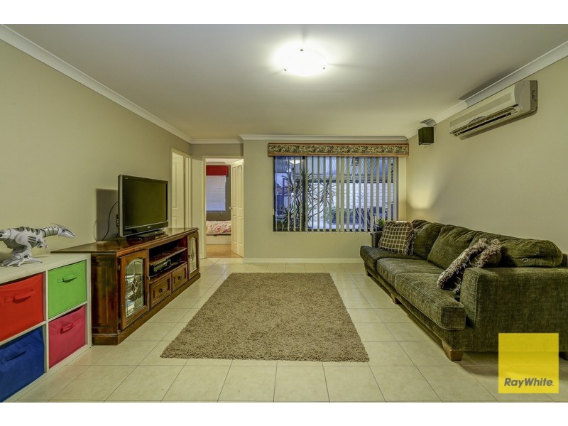 8 Donvale Court, Landsdale WA 6065