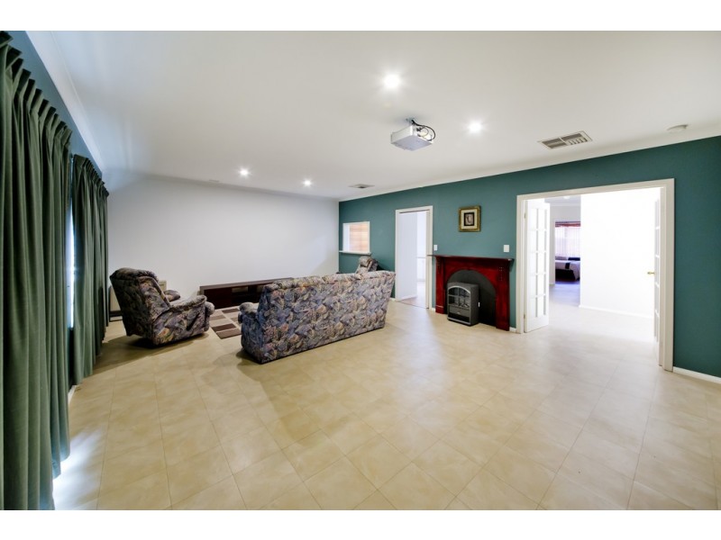 126 Bronzewing Ave, Ellenbrook WA 6069