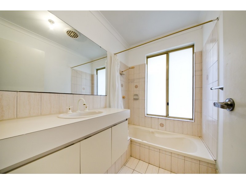 9/10 Dolan Way, Lockridge WA 6054