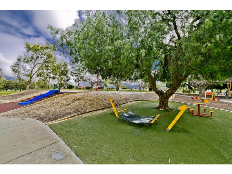 9/10 Dolan Way, Lockridge WA 6054