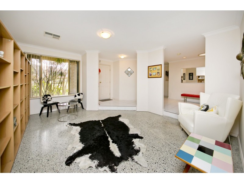 10 Longstaff Gardens, Dianella WA 6059