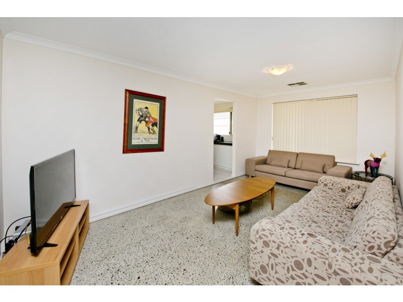 10 Longstaff Gardens, Dianella WA 6059