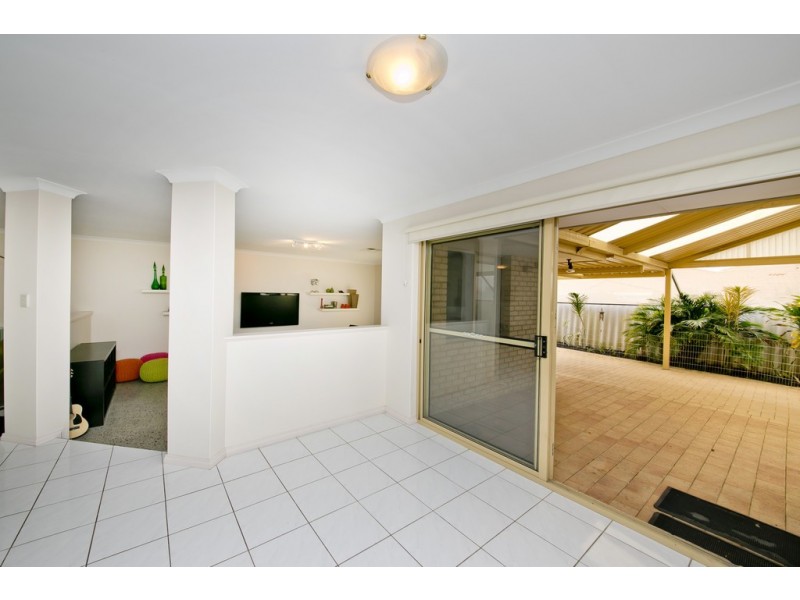 10 Longstaff Gardens, Dianella WA 6059