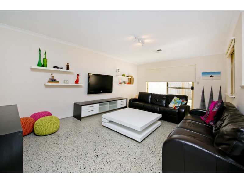 10 Longstaff Gardens, Dianella WA 6059