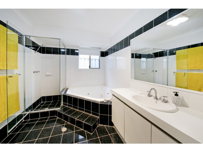 10 Longstaff Gardens, Dianella WA 6059