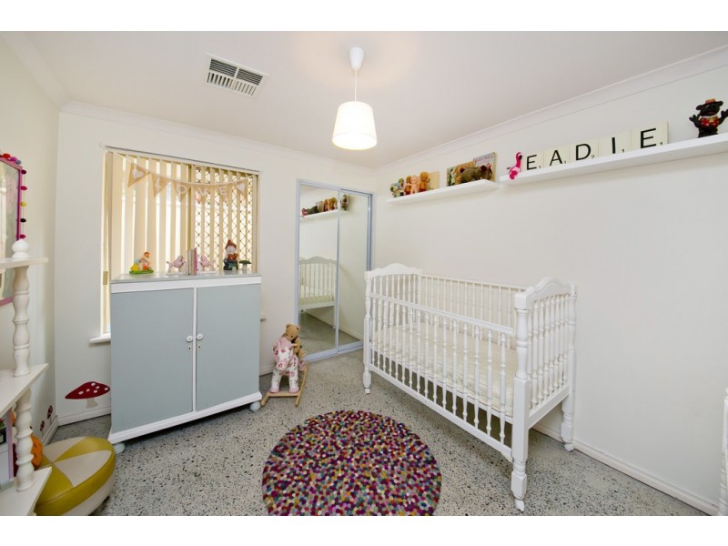 10 Longstaff Gardens, Dianella WA 6059