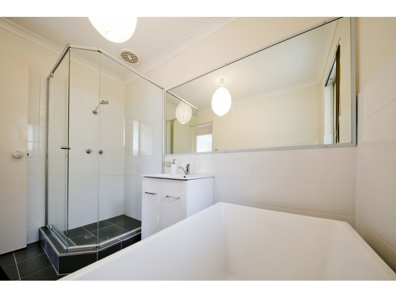 10 Longstaff Gardens, Dianella WA 6059