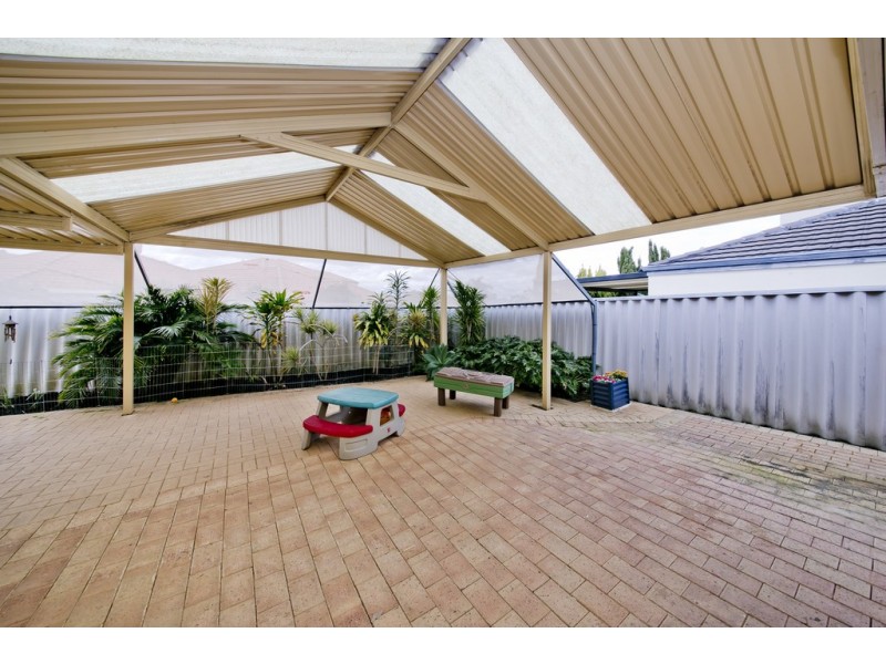 10 Longstaff Gardens, Dianella WA 6059