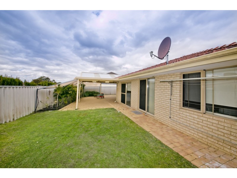 10 Longstaff Gardens, Dianella WA 6059