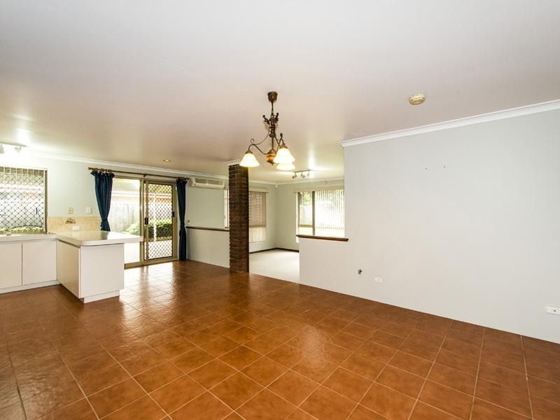 20 Teatree Way, Thornlie WA 6108