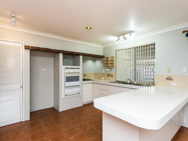 20 Teatree Way, Thornlie WA 6108