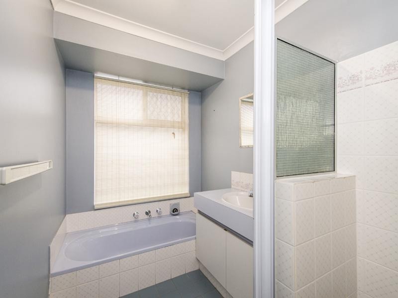 20 Teatree Way, Thornlie WA 6108