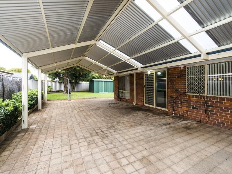 20 Teatree Way, Thornlie WA 6108
