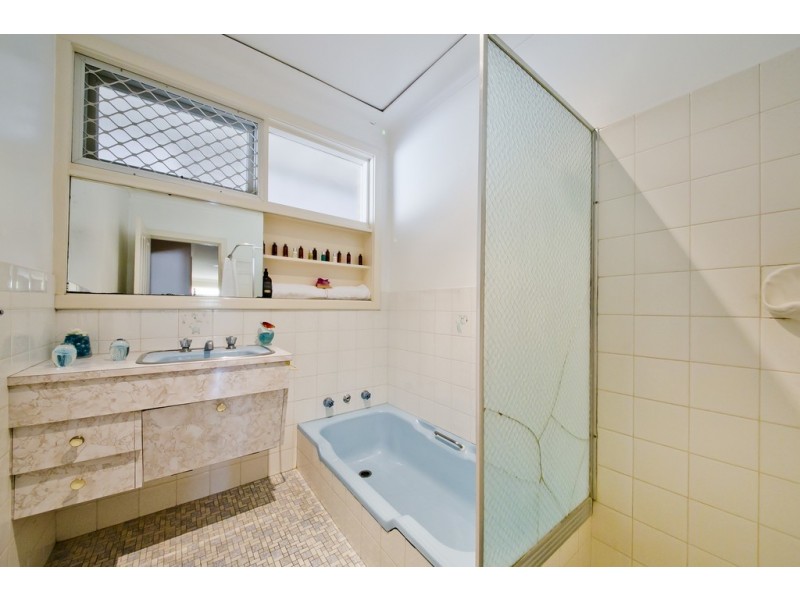 17 Collinson Street, Dianella WA 6059