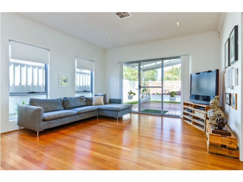 20 Walderton Avenue, Balga WA 6061