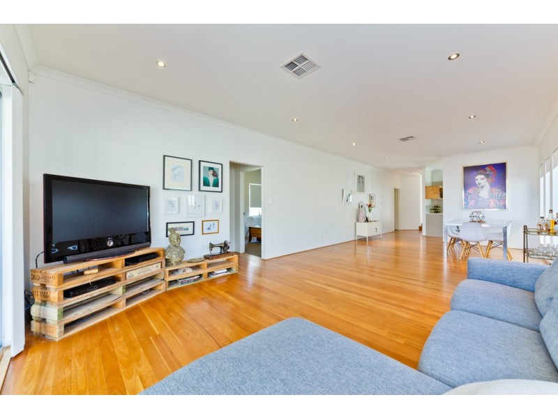 20 Walderton Avenue, Balga WA 6061