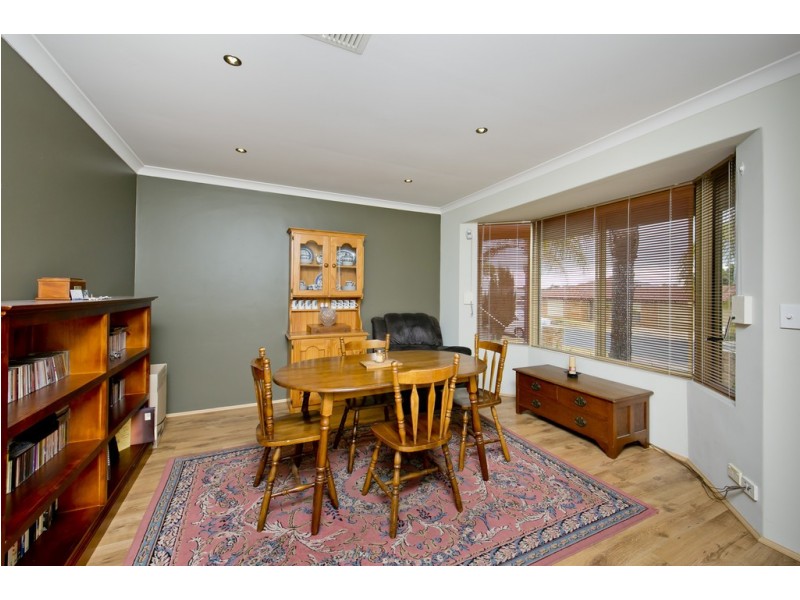 5 Hydrangea Place, Alexander Heights WA 6064