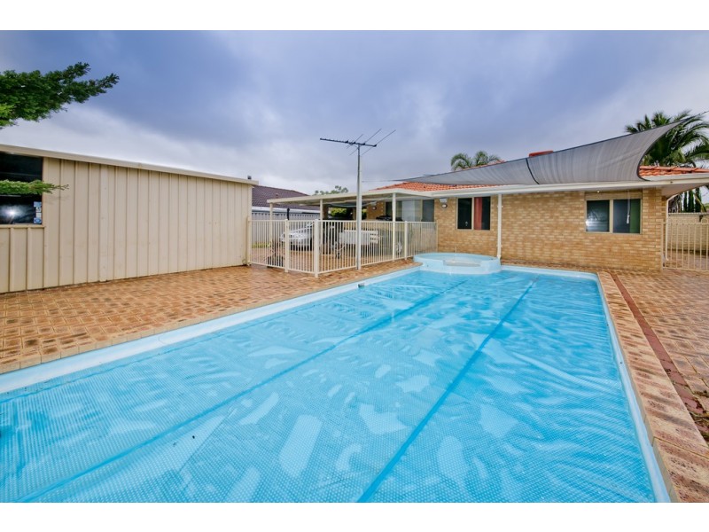 5 Hydrangea Place, Alexander Heights WA 6064