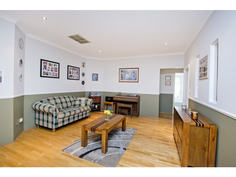 12 Capensia Way, Canning Vale WA 6155