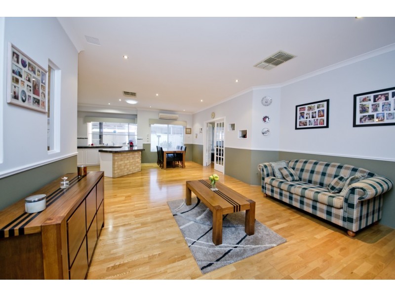 12 Capensia Way, Canning Vale WA 6155