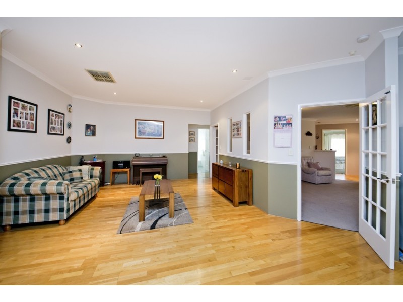 12 Capensia Way, Canning Vale WA 6155