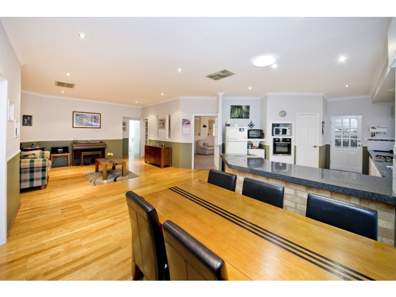 12 Capensia Way, Canning Vale WA 6155