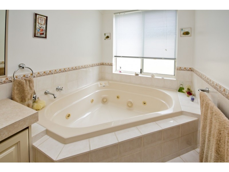 12 Capensia Way, Canning Vale WA 6155