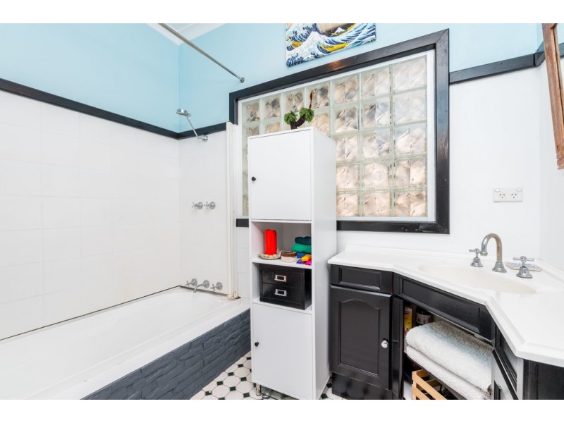 36 Broun Avenue, Embleton WA 6062