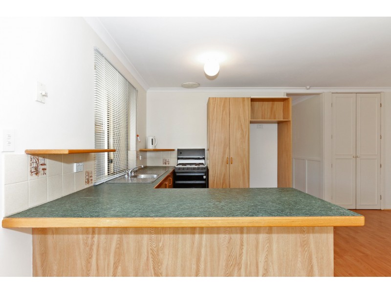 16 Wenstead Place, Stratton WA 6056