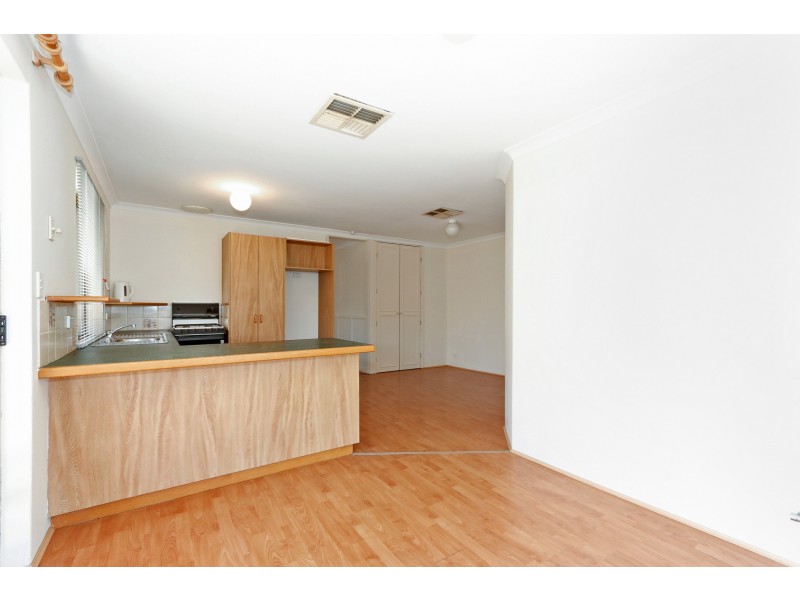 16 Wenstead Place, Stratton WA 6056