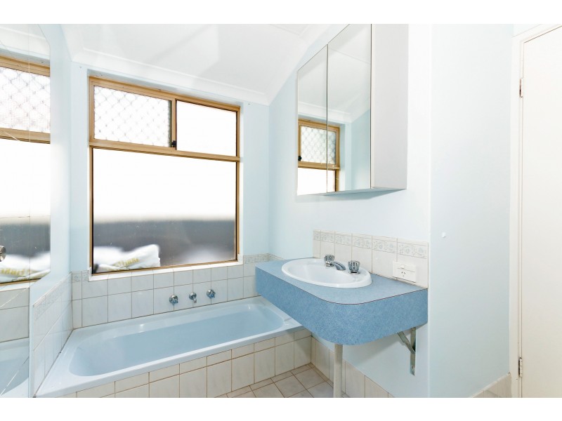 16 Wenstead Place, Stratton WA 6056