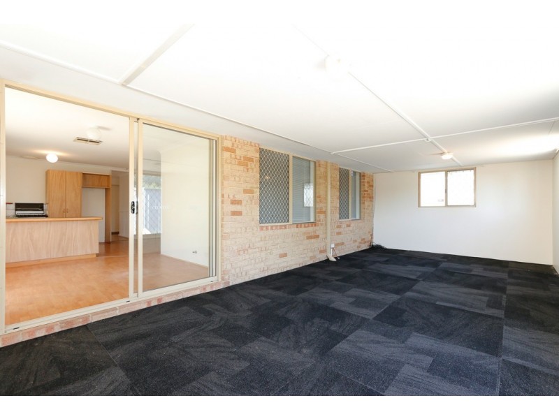 16 Wenstead Place, Stratton WA 6056