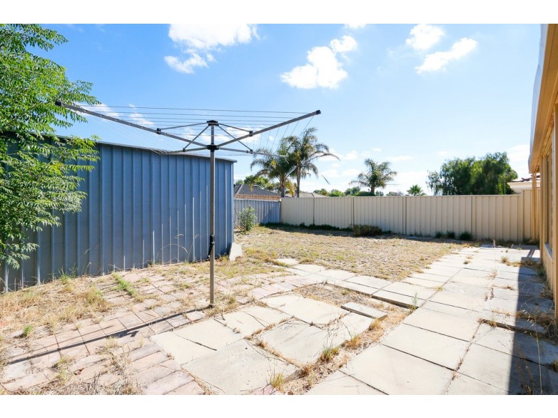 16 Wenstead Place, Stratton WA 6056