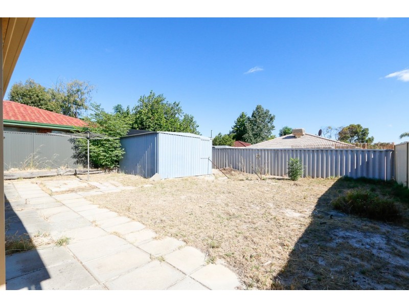 16 Wenstead Place, Stratton WA 6056
