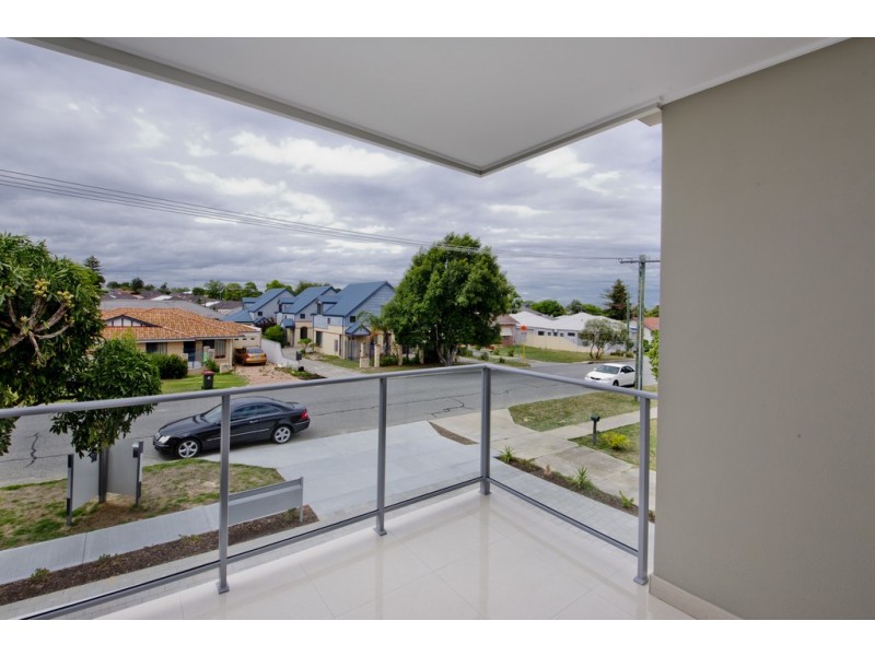 1/125 Harrison Street, Nollamara WA 6061