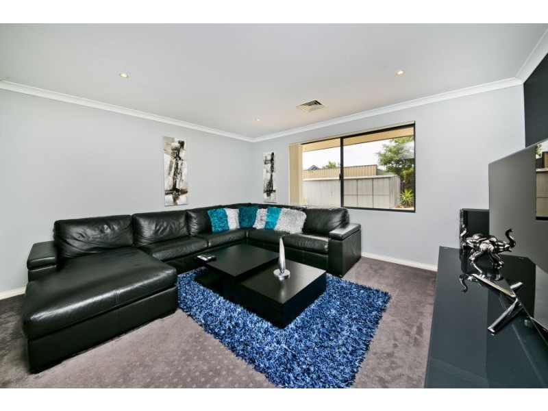 7 St Quentin Parkway, Alexander Heights WA 6064