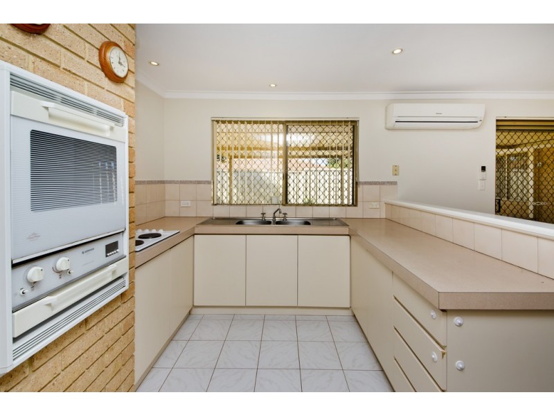 1/17 Satellite Retreat, Kiara WA 6054