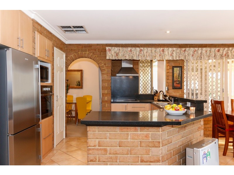 18 Charlbury Way, Eden Hill WA 6054