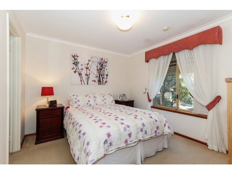 18 Charlbury Way, Eden Hill WA 6054