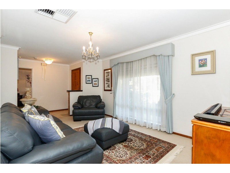 18 Charlbury Way, Eden Hill WA 6054